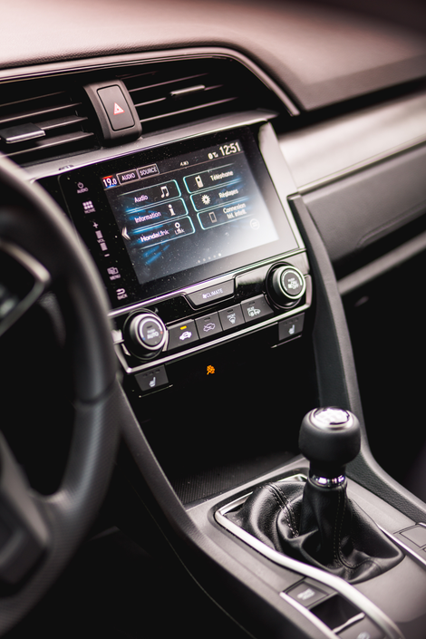 Illustration for article titled A 2017 Honda Civic Hatchback LX With A Manual Is The Small Car To Buy